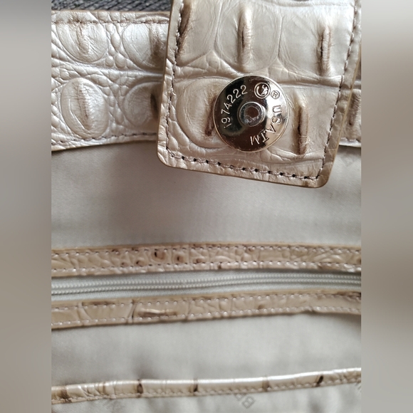 BRAHMIN Cream Crocodile-Embossed Tote Bag - Picture 5 of 7